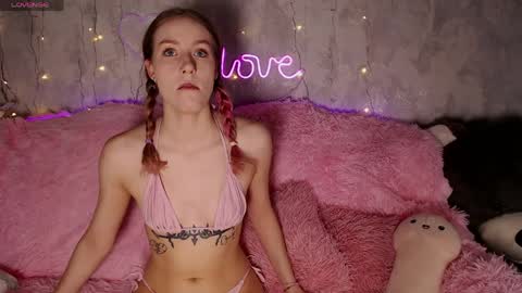 Lilly online show from April 4, 4:04 pm