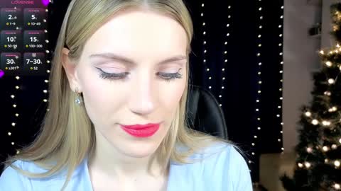 Snapshot of lilianna_wilde chatting on January 3, 3:12 pm Anna online show from January 3, 3:12 pm