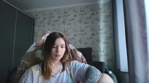 Snapshot of liliawoolf chatting on June 20, 9:34 am liliawoolf online show from June 20, 9:34 am