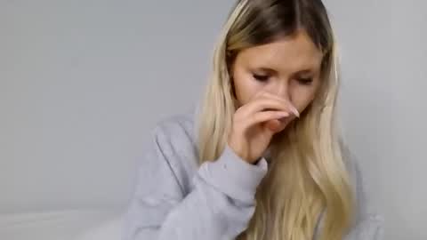 lilib2656 online show from April 17, 2:25 am