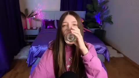 Lili Bakery online show from December 2, 10:12 pm