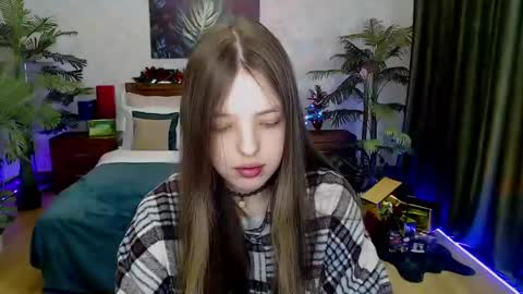 Lili Bakery online show from December 13, 11:39 pm