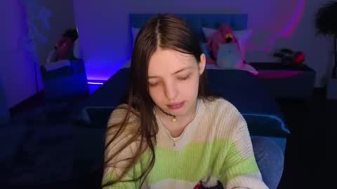 Lili Bakery online show from February 8, 3:30 am