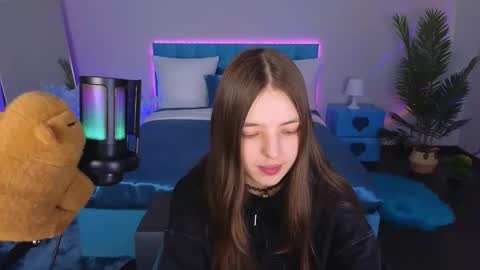 Lili Bakery online show from October 4, 2:09 am