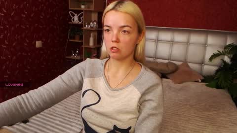 Lilie online show from February 10, 9:04 pm