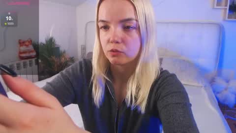 Lilie online show from February 25, 3:49 pm