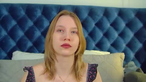 LiliLinn online show from March 24, 6:07 am