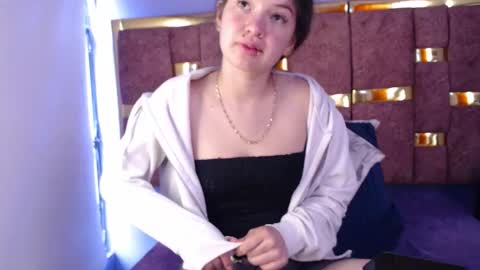 lilimini online show from March 18, 7:06 pm