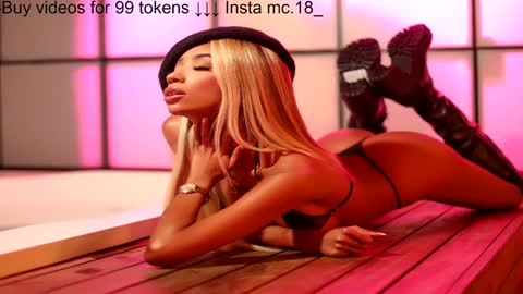 Snapshot of lilipinkette chatting on January 6, 2:58 am Lili online show from January 6, 2:58 am