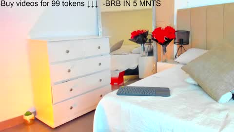 Snapshot of lilipinkette chatting on February 15, 5:30 am Lili online show from February 15, 5:30 am