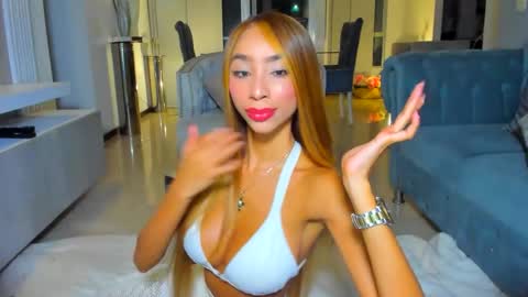 Lili  online show from March 27, 2:50 am