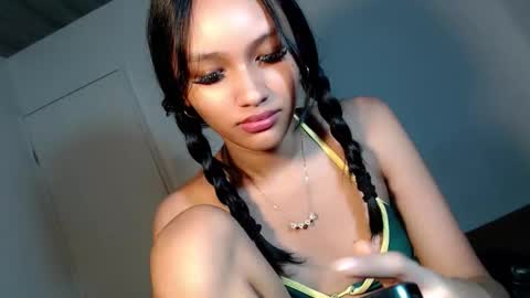 Chloe online show from February 19, 12:45 pm