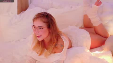 Lilith Bonheur online show from December 1, 12:43 pm