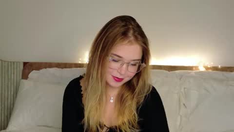 Lilith Bonheur online show from February 1, 2:59 pm