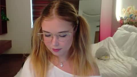 Lilith Bonheur online show from March 31, 3:08 am