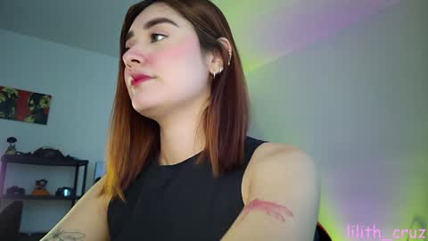 Snapshot of lilith_cruzz chatting on December 23, 9:51 pm Lilith online show from December 23, 9:51 pm