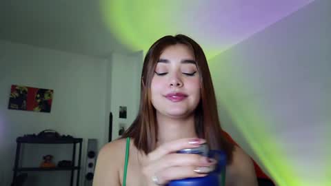 Snapshot of lilith_cruzz chatting on January 16, 12:45 am Lilith online show from January 16, 12:45 am