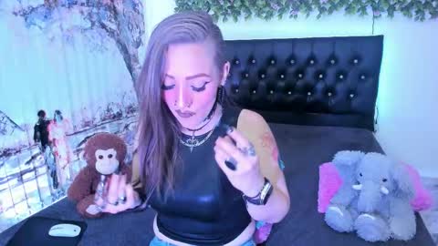 Snapshot of lilith_draven chatting on February 25, 6:06 pm lilith draven online show from February 25, 6:06 pm