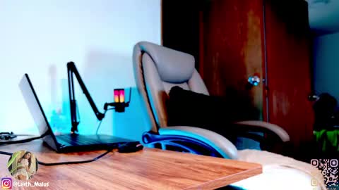 lilith_malum online show from April 12, 8:25 pm