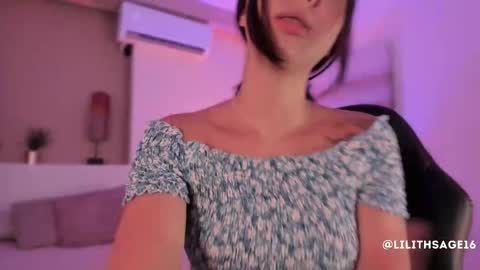 lilith_sage_ online show from November 6, 11:55 am