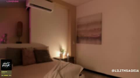 lilith_sage_ online show from January 19, 11:58 am