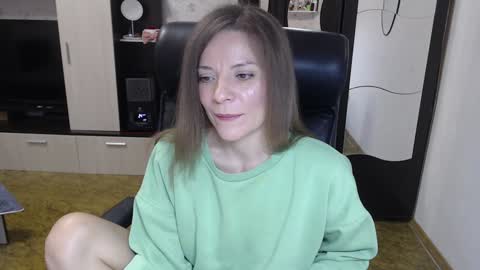 Snapshot of lilith_small21 chatting on February 4, 9:17 am lilith small21 online show from February 4, 9:17 am