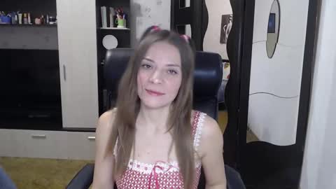 lilith small21 online show from January 14, 9:15 am