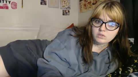 molly online show from March 29, 9:31 am