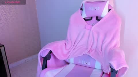 Snapshot of lilithcary chatting on February 5, 11:06 pm Lilith online show from February 5, 11:06 pm