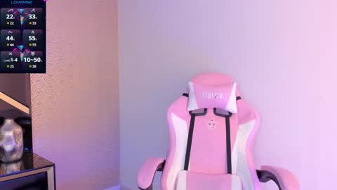 Snapshot of lilithcary chatting on February 22, 11:35 pm Lilith online show from February 22, 11:35 pm