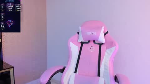 Snapshot of lilithcary chatting on February 28, 10:50 pm Lilith online show from February 28, 10:50 pm