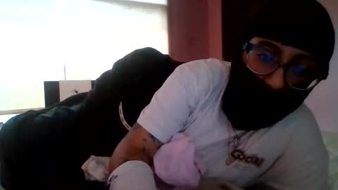 Snapshot of lilithdeicide chatting on December 1, 12:32 pm lilithdeicide online show from December 1, 12:32 pm