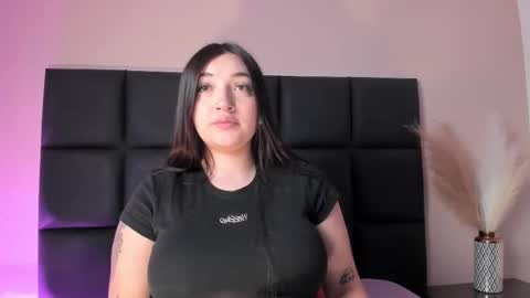 Snapshot of lilithesme chatting on November 20, 12:44 am LilithEsme online show from November 20, 12:44 am