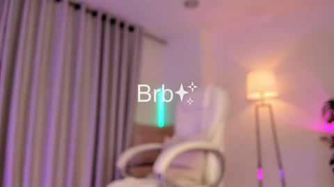 Snapshot of lilithhfosterr chatting on December 17, 11:49 pm Lili online show from December 17, 11:49 pm