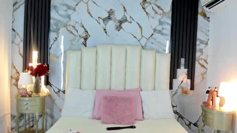 Lilith  online show from December 16, 5:34 am