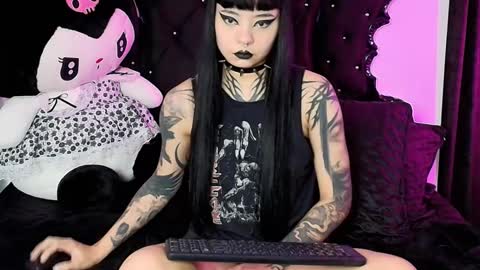 Snapshot of lilithmoon666 chatting on November 24, 11:15 pm online show from November 24, 11:15 pm