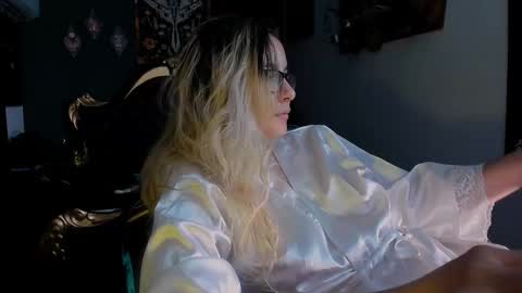 lilithmystic01 online show from January 14, 5:08 am