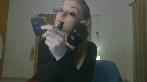 Snapshot of lilithnewdawn chatting on February 11, 5:40 pm lilithnewdawn online show from February 11, 5:40 pm