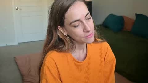 L online show from February 25, 8:51 pm