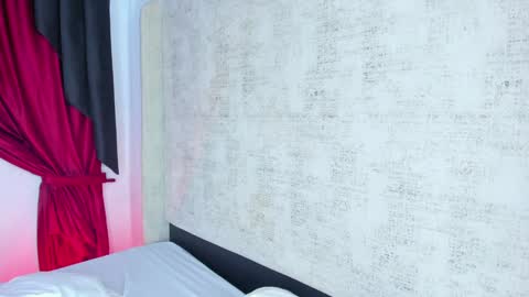 Snapshot of lilithsteinberg chatting on December 28, 10:02 pm jessi 3 online show from December 28, 10:02 pm