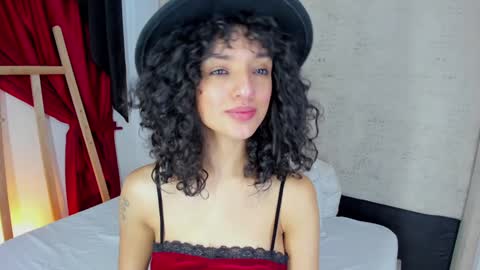 Snapshot of lilithsteinberg chatting on January 27, 7:03 pm jessi 3 online show from January 27, 7:03 pm