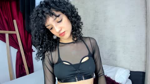 Snapshot of lilithsteinberg chatting on February 2, 7:04 pm jessi 3 online show from February 2, 7:04 pm