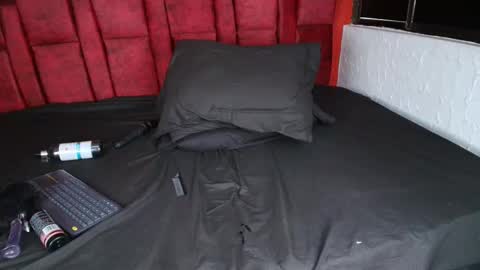 Snapshot of lilithvibe__ chatting on February 7, 8:23 pm LILITH online show from February 7, 8:23 pm