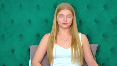 Snapshot of lilitrosen chatting on October 14, 5:36 pm lilitrosen online show from October 14, 5:36 pm