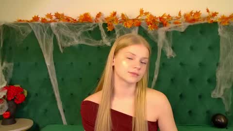 lilitrosen online show from November 6, 6:31 pm