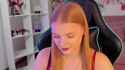 lilitrosen online show from November 26, 5:36 pm