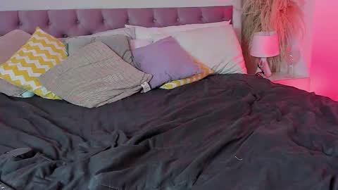 Snapshot of lilitth_isadore chatting on October 14, 7:58 pm Lily online show from October 14, 7:58 pm