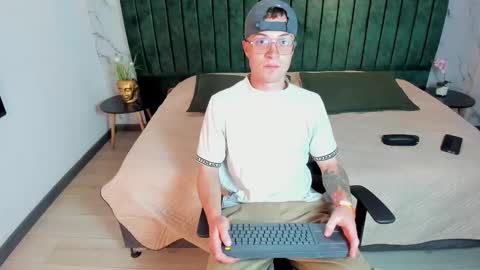 Lil James online show from February 8, 7:39 pm