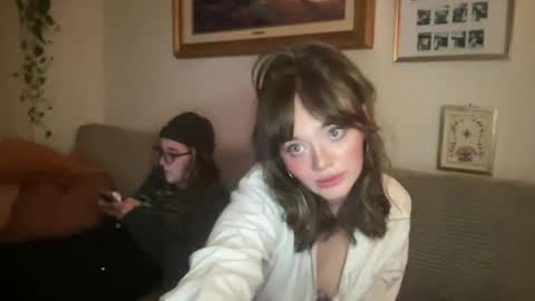 lilldaddysgirl online show from February 13, 3:57 am