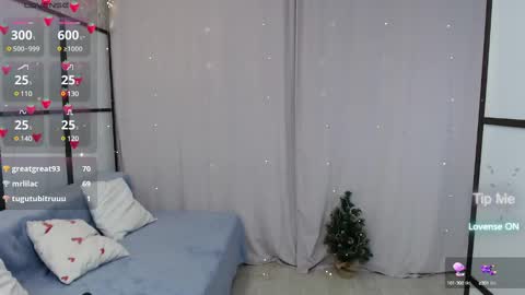 Snapshot of lillian_clark7 chatting on January 13, 11:41 am Lillian online show from January 13, 11:41 am